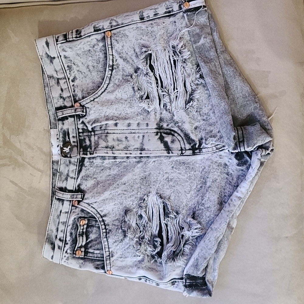 Women's size 27 One Teaspoon Outlaws shorts